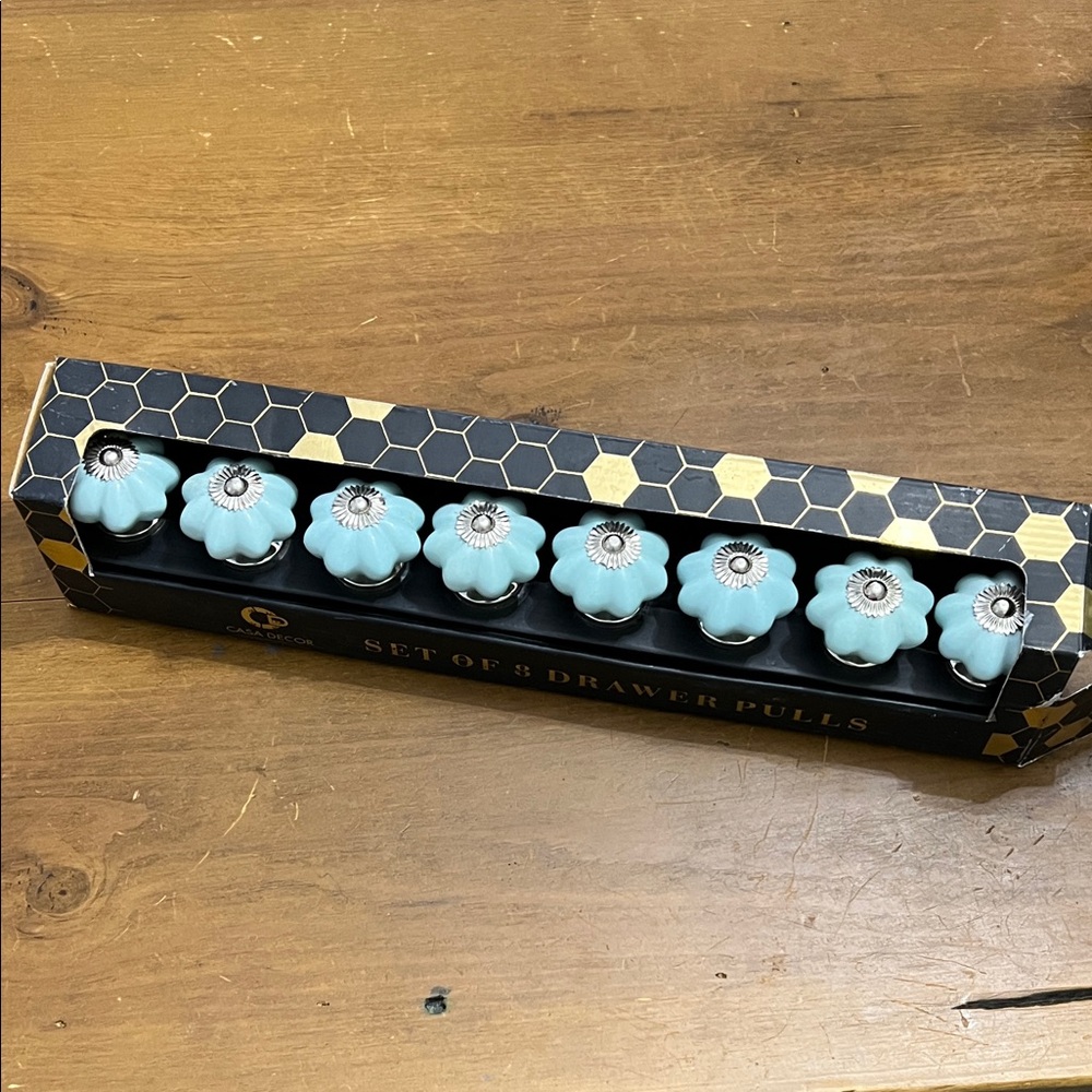 Blue Floral Drawer Pulls Set